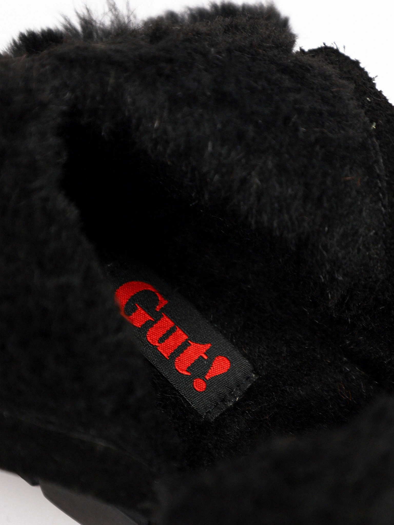 Ботинки черного цвета с оторочкой мехом на средней платформе